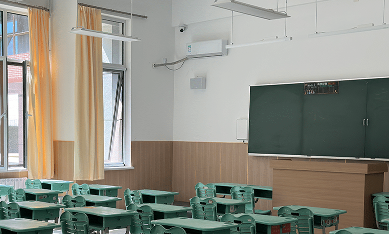 Loa Spon XC-9602B hỗ trợ phát nhạc offline và phát thông báo theo lịch